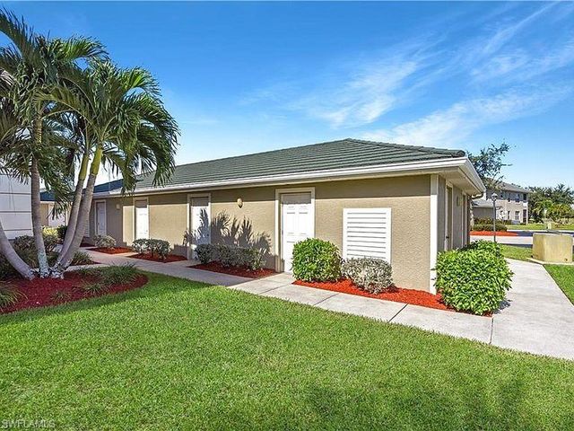 2261 Somerset Ridge DR 203, Lehigh Acres, FL 33973