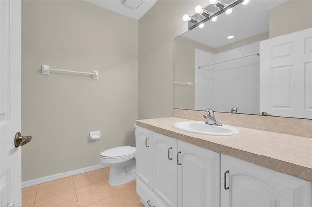 2261 Somerset Ridge DR 203, Lehigh Acres, FL 33973