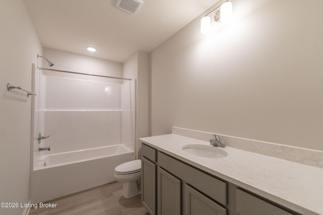 7817 Firescale Ct, Louisville, KY 40291