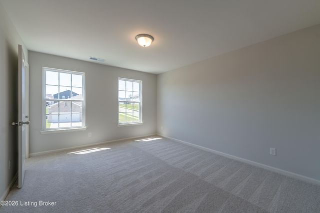 7817 Firescale Ct, Louisville, KY 40291