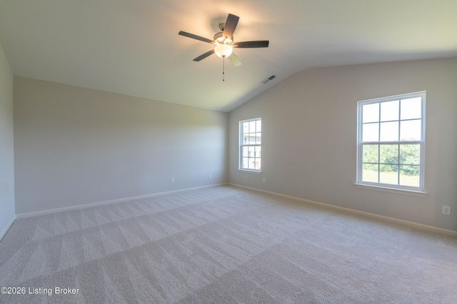 7817 Firescale Ct, Louisville, KY 40291