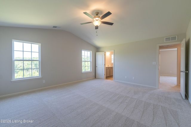 7817 Firescale Ct, Louisville, KY 40291