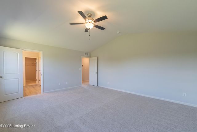 7817 Firescale Ct, Louisville, KY 40291