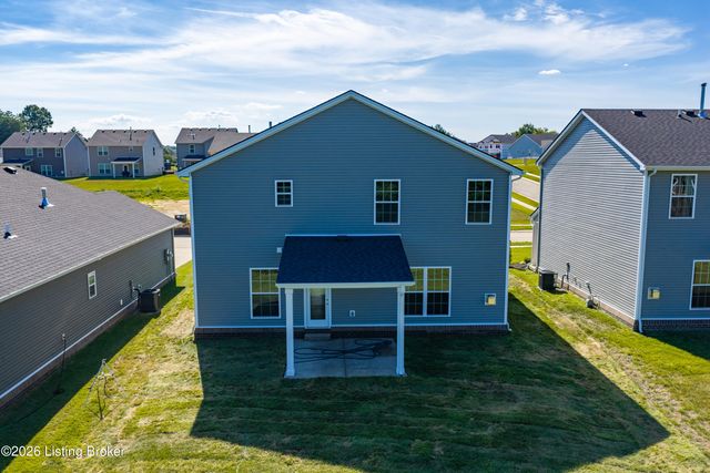 7817 Firescale Ct, Louisville, KY 40291
