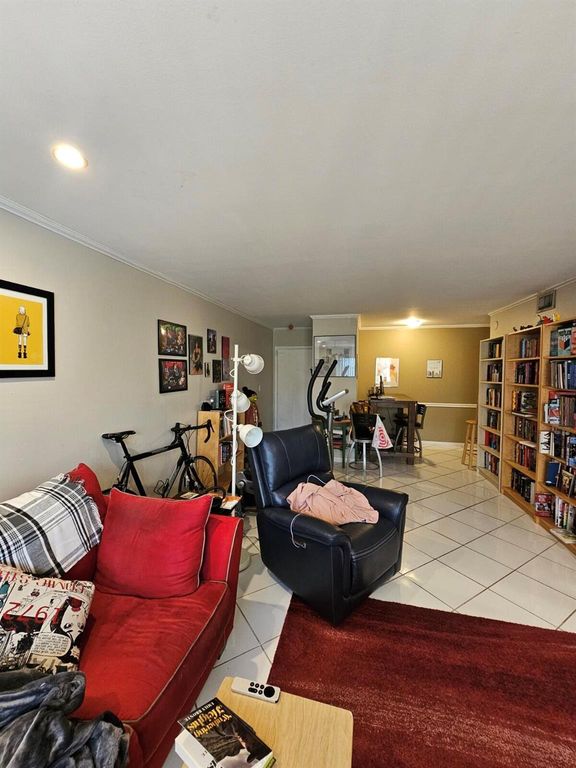 119 NE 19th Court 211g, Wilton Manors, FL 33305