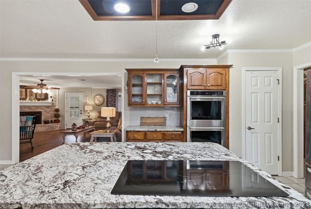 18818 E Bridgewater Place E, Owasso, OK 74055