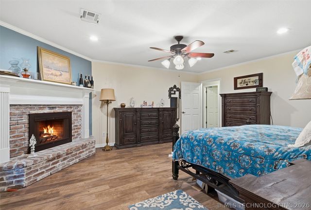 18818 E Bridgewater Place E, Owasso, OK 74055