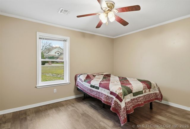 18818 E Bridgewater Place E, Owasso, OK 74055