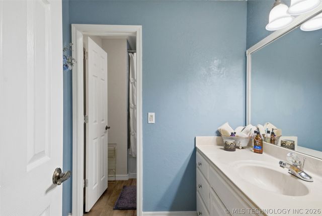 18818 E Bridgewater Place E, Owasso, OK 74055