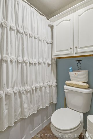 18818 E Bridgewater Place E, Owasso, OK 74055