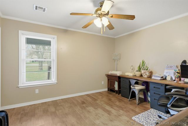 18818 E Bridgewater Place E, Owasso, OK 74055