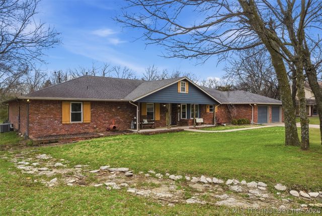 18818 E Bridgewater Place E, Owasso, OK 74055