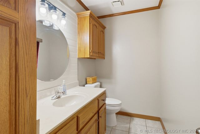 18818 E Bridgewater Place E, Owasso, OK 74055