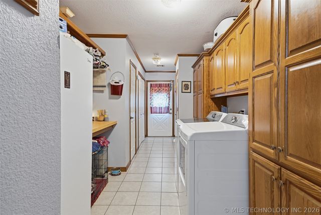 18818 E Bridgewater Place E, Owasso, OK 74055