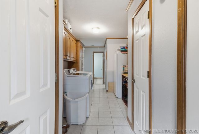 18818 E Bridgewater Place E, Owasso, OK 74055