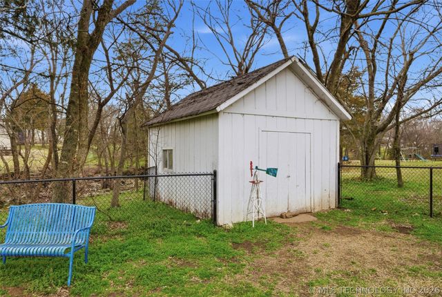 18818 E Bridgewater Place E, Owasso, OK 74055