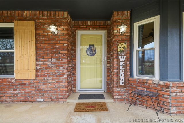 18818 E Bridgewater Place E, Owasso, OK 74055