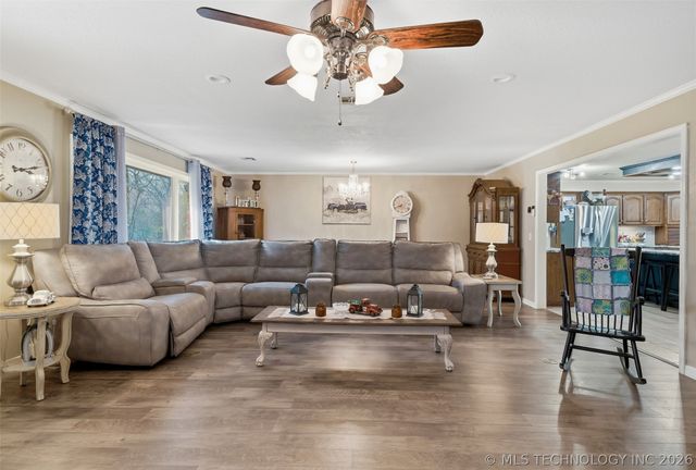 18818 E Bridgewater Place E, Owasso, OK 74055