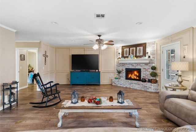 18818 E Bridgewater Place E, Owasso, OK 74055