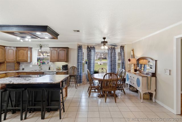 18818 E Bridgewater Place E, Owasso, OK 74055