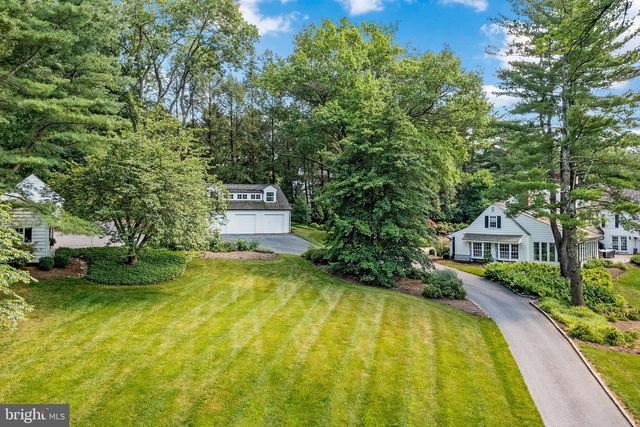 2490 WHITE HORSE RD, Berwyn, PA 19312