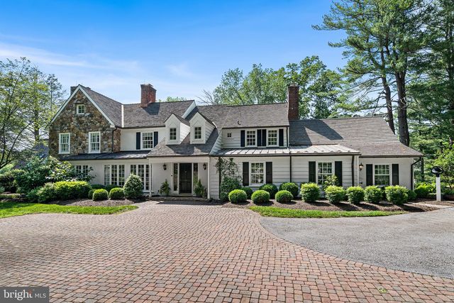 2490 WHITE HORSE RD, Berwyn, PA 19312