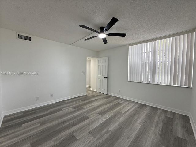 9440 Live Oak Pl 102, Davie, FL 33324