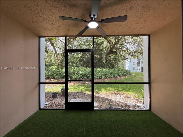9440 Live Oak Pl 102, Davie, FL 33324