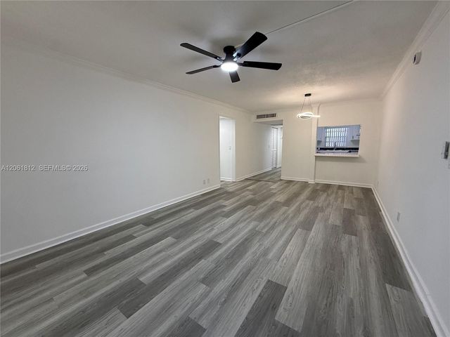 9440 Live Oak Pl 102, Davie, FL 33324