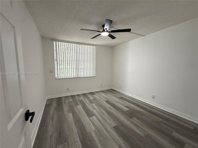 9440 Live Oak Pl 102, Davie, FL 33324