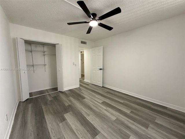9440 Live Oak Pl 102, Davie, FL 33324