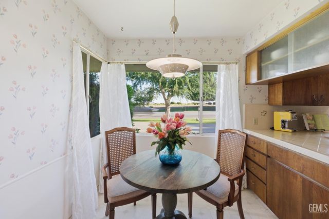 1109 Panorama Drive, Bakersfield, CA 93305