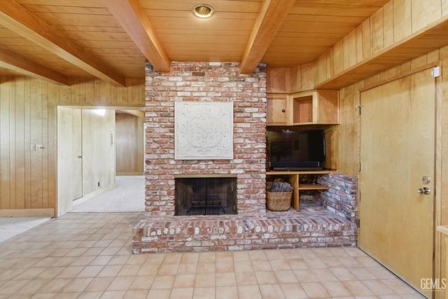 1109 Panorama Drive, Bakersfield, CA 93305