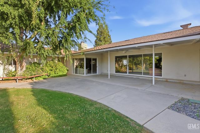 1109 Panorama Drive, Bakersfield, CA 93305