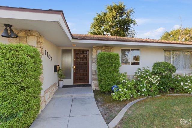 1109 Panorama Drive, Bakersfield, CA 93305