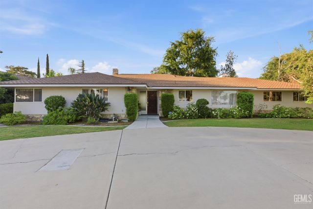 1109 Panorama Drive, Bakersfield, CA 93305