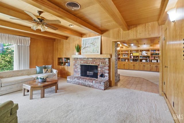 1109 Panorama Drive, Bakersfield, CA 93305