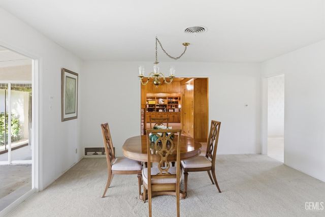1109 Panorama Drive, Bakersfield, CA 93305