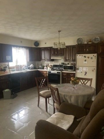 55 Northmere, Fall River, MA 02723