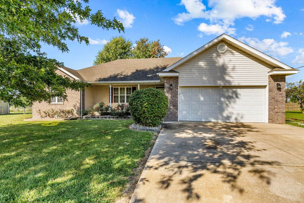 219 Melinda Street, Seymour, MO 65746