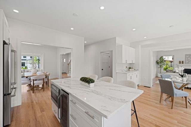 712 Washington, Boston, MA 02135