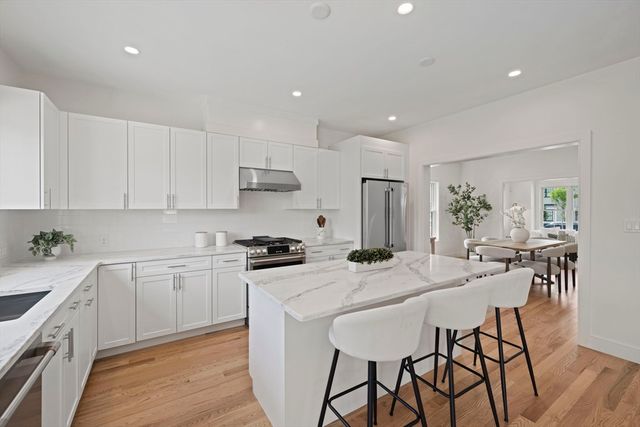 712 Washington, Boston, MA 02135