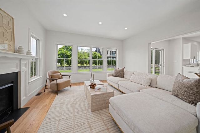 712 Washington, Boston, MA 02135