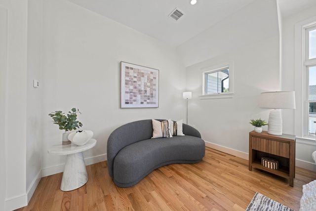 712 Washington, Boston, MA 02135