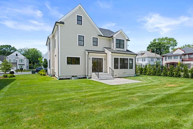 712 Washington, Boston, MA 02135