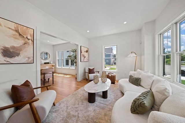 712 Washington, Boston, MA 02135