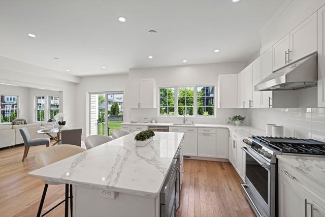 712 Washington, Boston, MA 02135