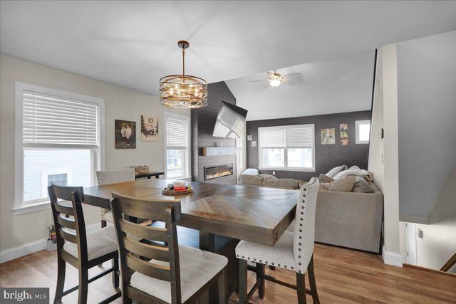 422 SMOKERING DR, Robesonia, PA 19551