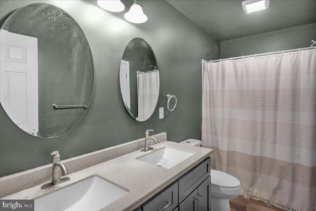 422 SMOKERING DR, Robesonia, PA 19551