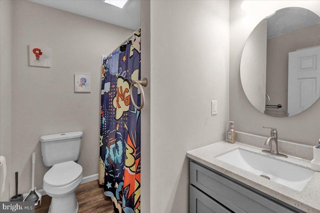 422 SMOKERING DR, Robesonia, PA 19551